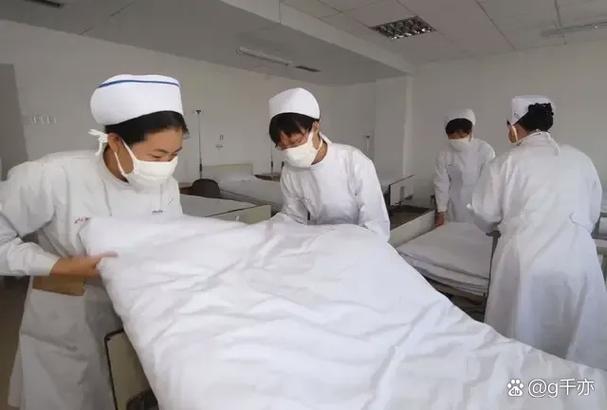 最近,一则医疗领域的重磅消息引发热议:住院免陪护服务真的落地了!